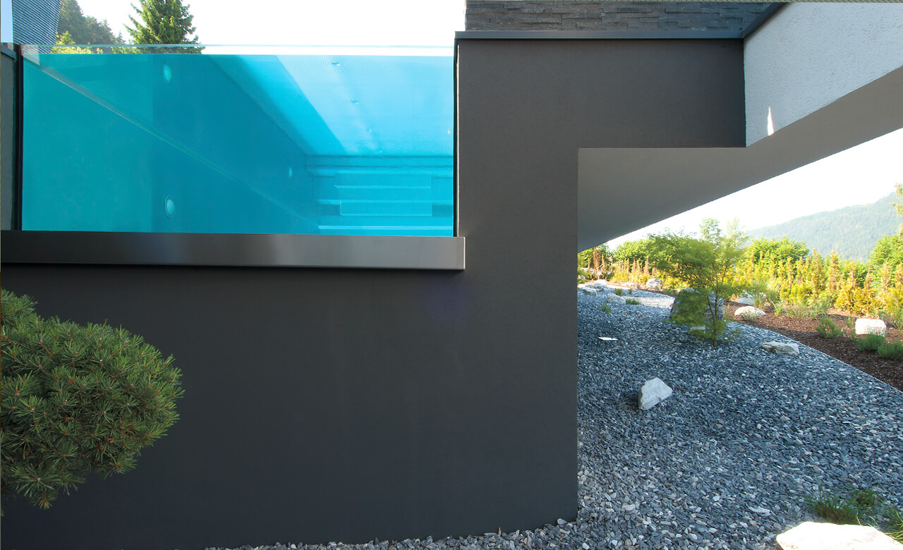 edelstahlpool mit glaselementen