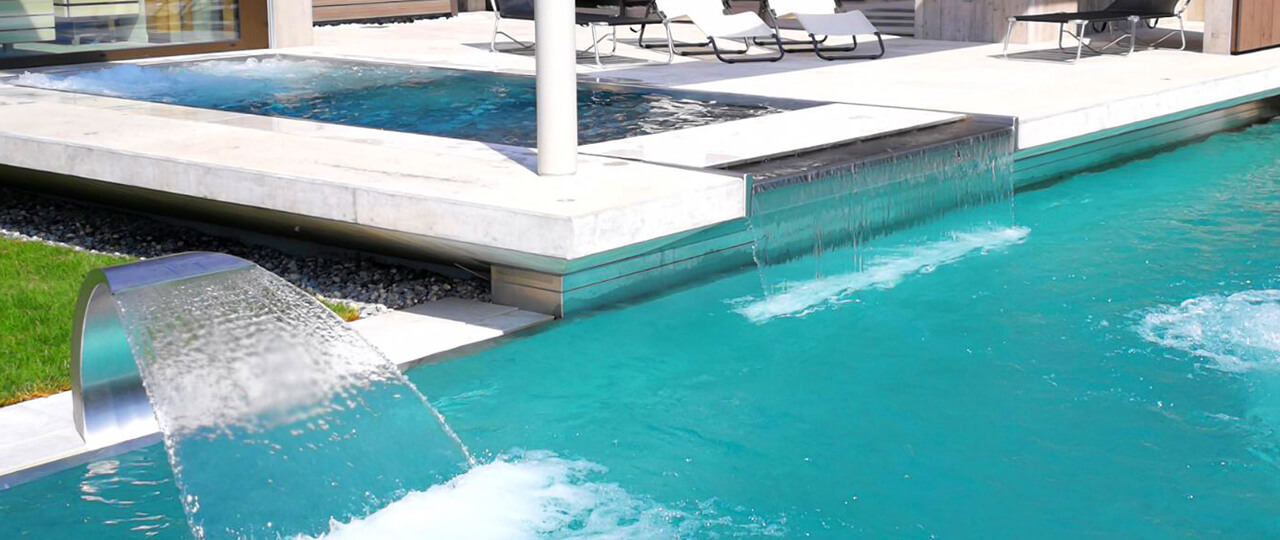 pool wasserschwalle